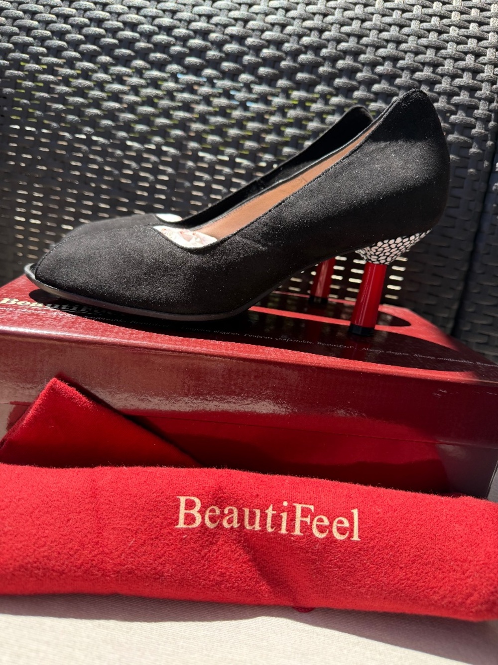 BeautiFeel black suede comfy pumps